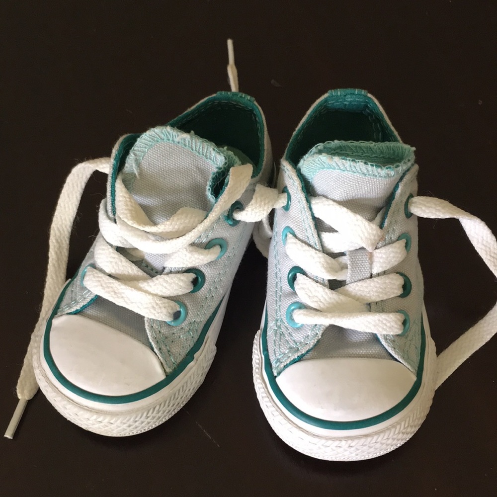Converse kids size 4 mint color shoe